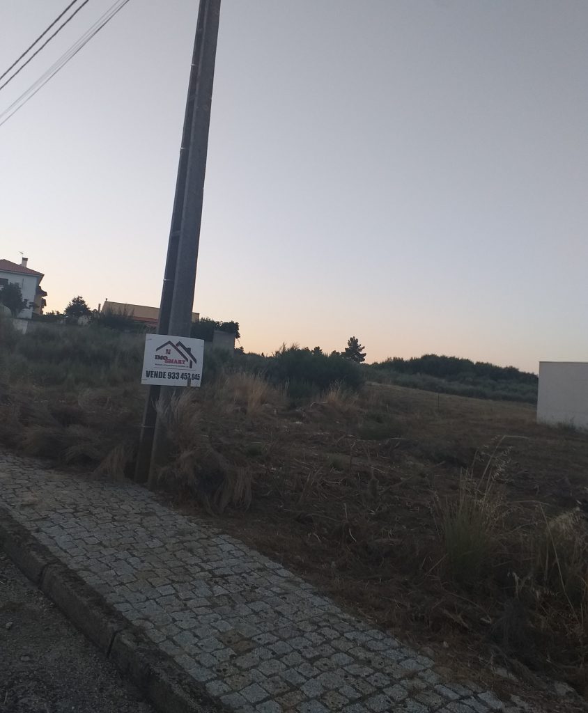 Lote - Alto de Fornos / Moimenta da Beira